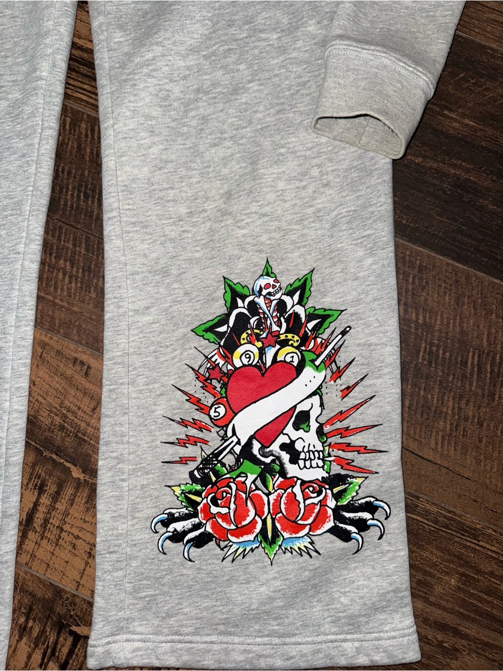 Ed Hardy Gray Sweat Set with Red Rose & Black Script Graphics - Picture 3 of 6